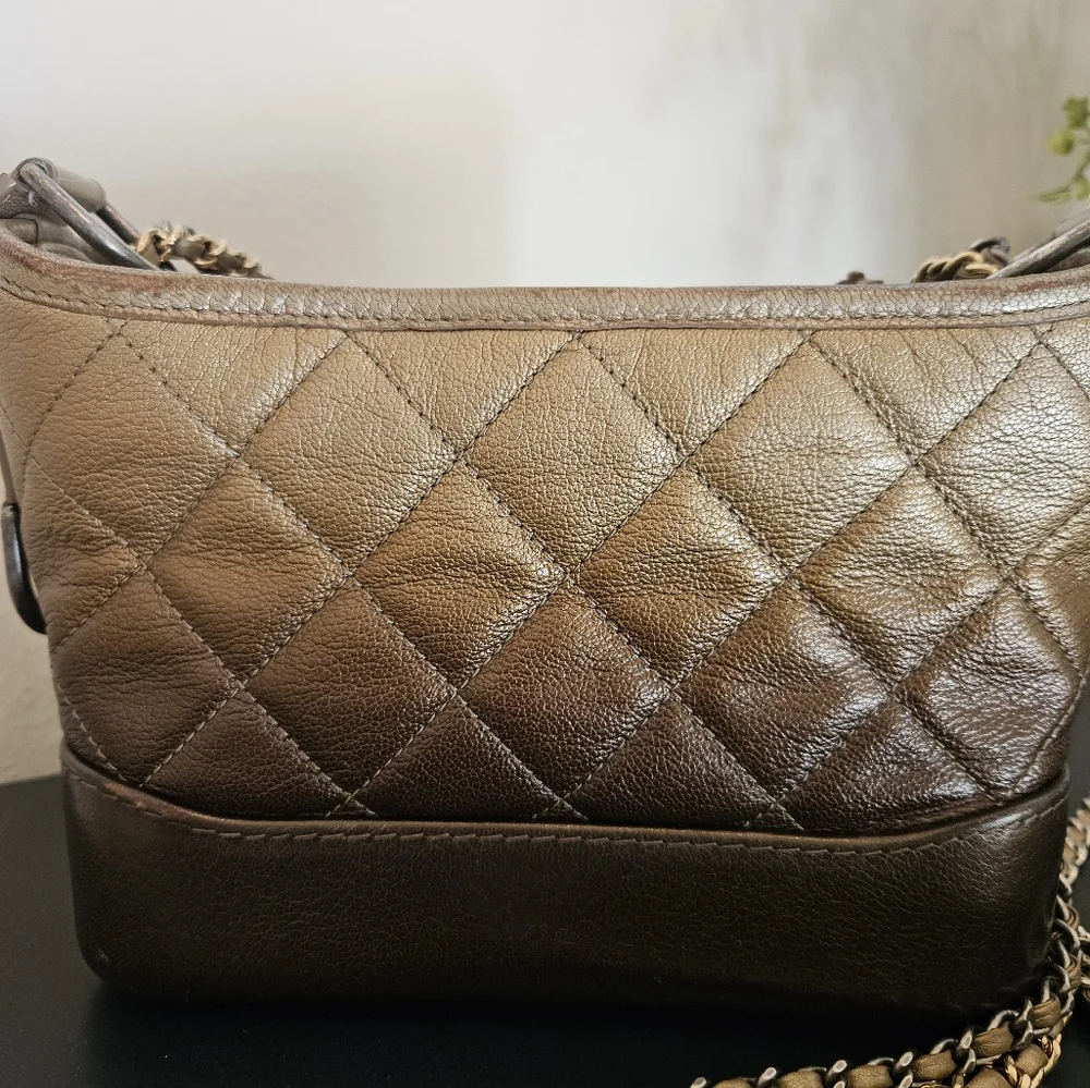 Chanel Gabrielle Hobo Ombre Gold Quilted Crossbody Bag with Chain Strap - Picture 4 of 11
